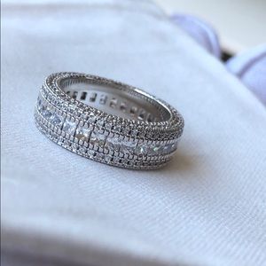 Exquisite band White Crystal Zircon Silver 6 1/2